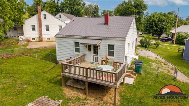 Building Photo - Cozy Single-Family Home in Christiansburg