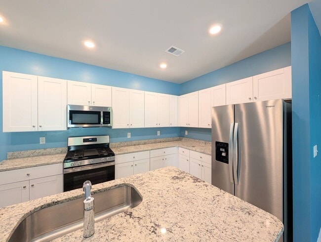 Building Photo - Charming 3-Bed, 2-Bath Home in Carolina Lakes - Long Term Rental
