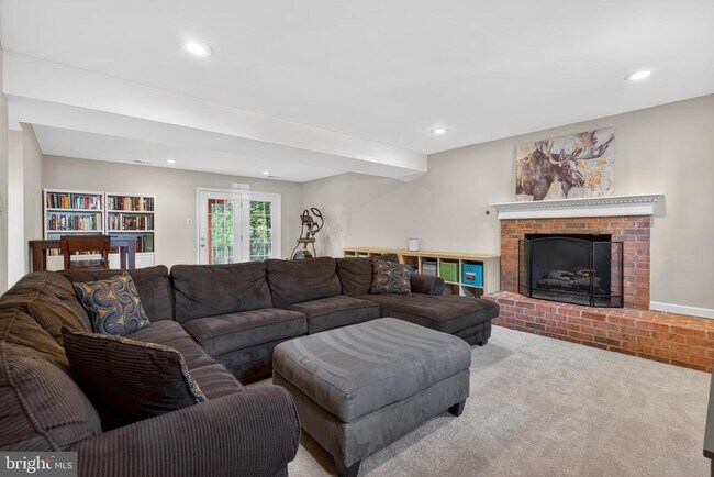 Building Photo - 9801 Meadow Valley Dr