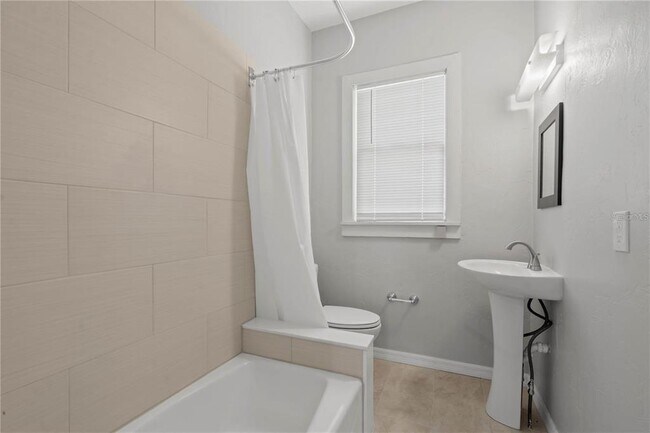 Building Photo - 4325 US-17