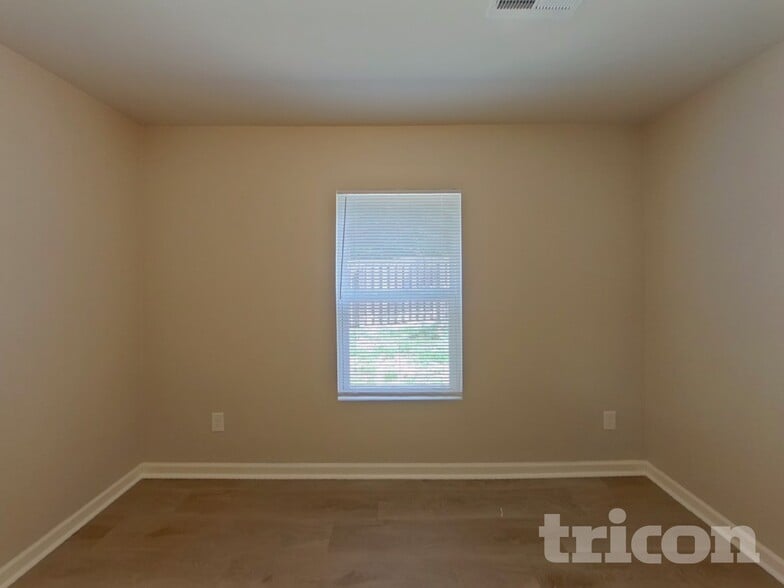 Building Photo - 631 Buckskin Rd