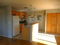 Building Photo - Charming 3 bedroom 1 bath Sheridan Park/Ma...