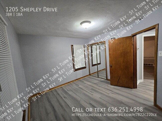 Building Photo - 1205 Shepley Dr