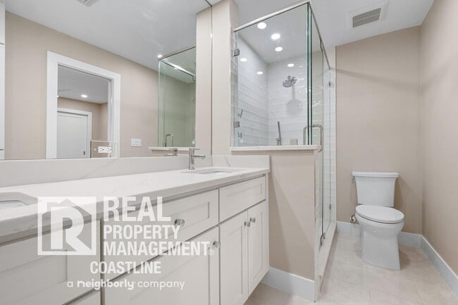 Building Photo - Luxurious Fully Renovated 2 Bed/2Bath Condo