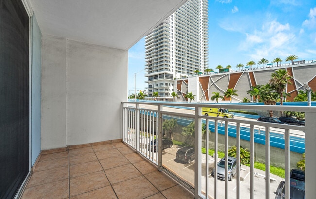 Building Photo - 1801 S Ocean Dr
