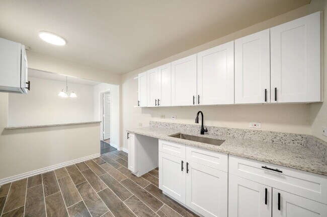 Building Photo - 151 Morningview Dr