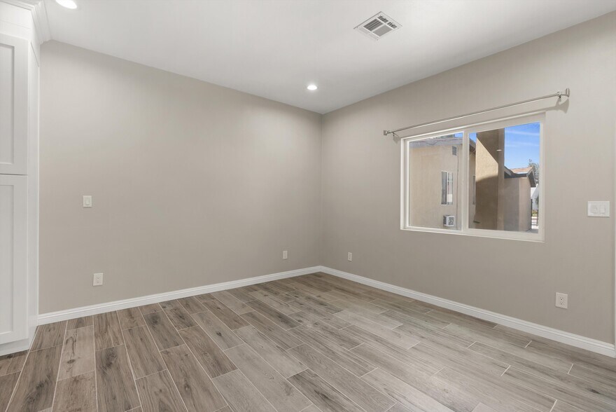 Building Photo - 10508 Mattock Ave