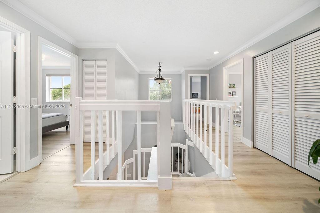 Building Photo - 721 Tanglewood Cir