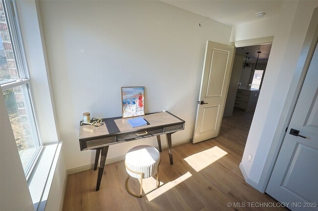 Building Photo - 112 W 2nd St