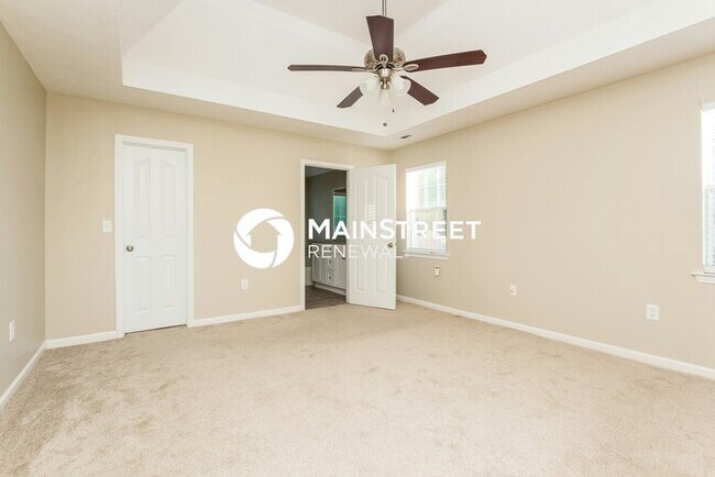 Building Photo - 3 Bedroom Pet-Friendly Home in Hampton, GA with Main Street Renewal