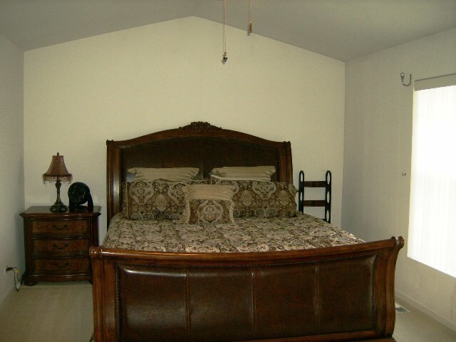 Building Photo - 457 Metropolitan St