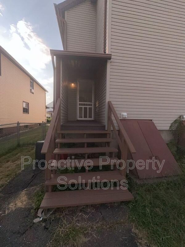 Building Photo - 415-417-417 17th Ave