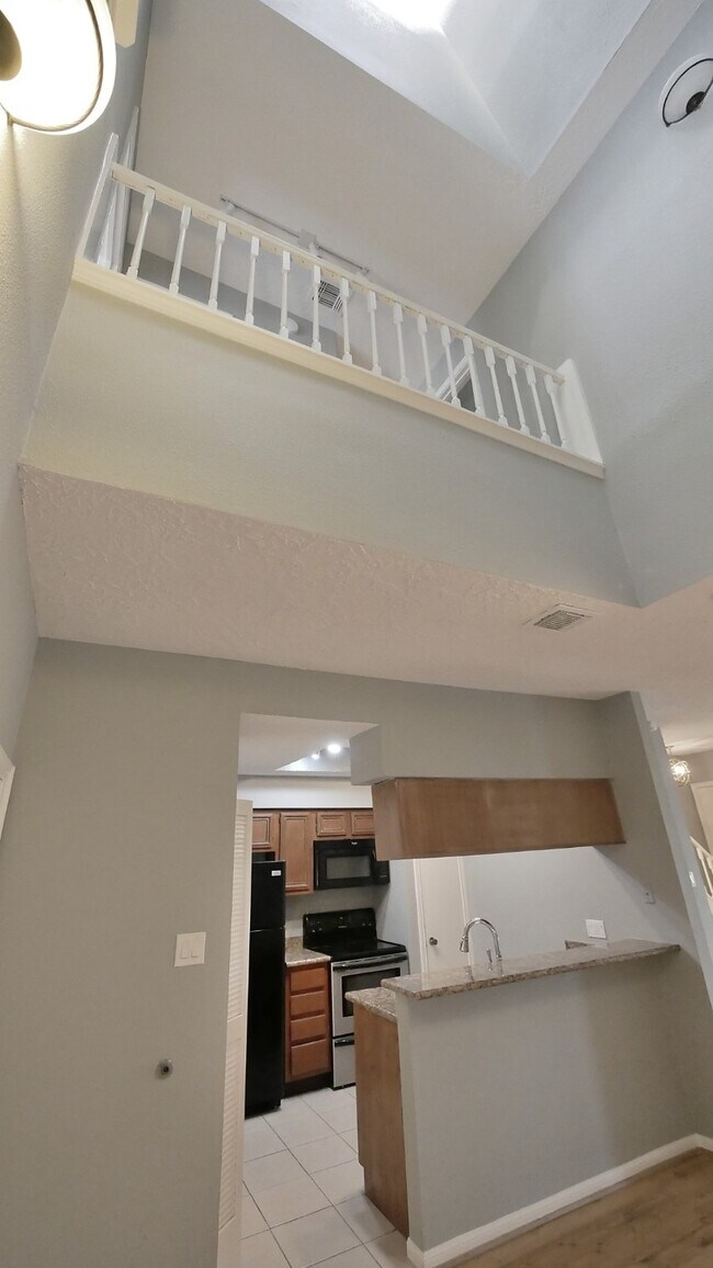 Building Photo - 800 Country Pl Dr