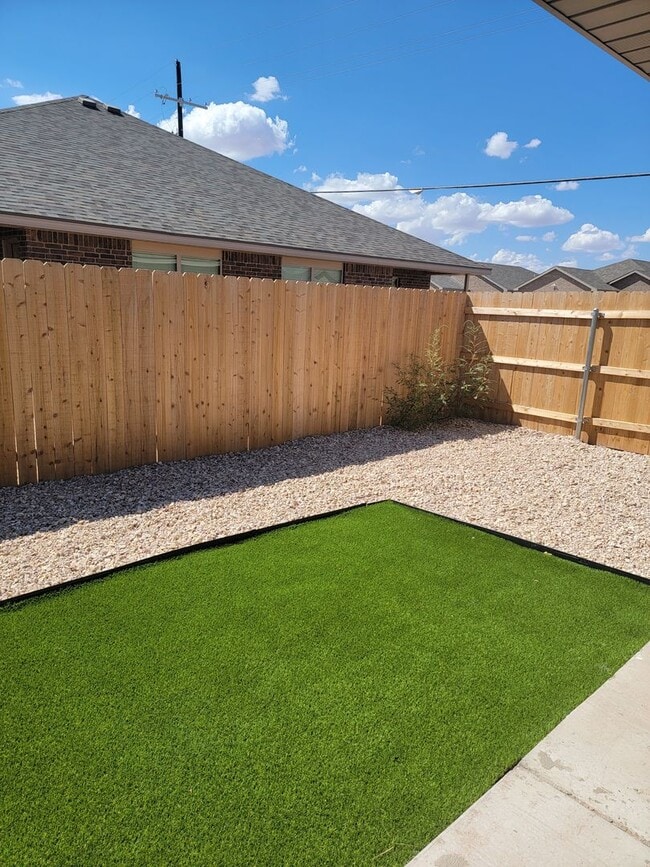 Building Photo - 2125 N Jayton Ave