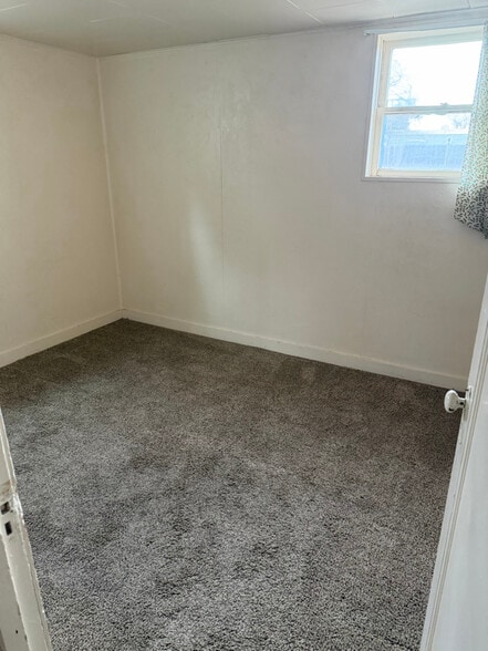 Building Photo - 210 2nd St