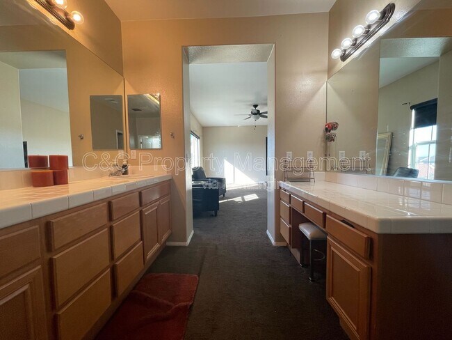 Building Photo - 176 Nightfall Rd