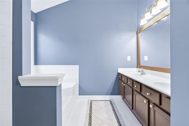 Building Photo - 135 Saltcreek Point NE