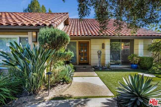 Building Photo - 4230 Park Alisal