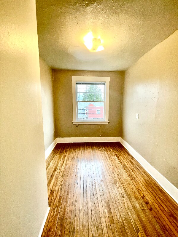 Building Photo - 901 N M St