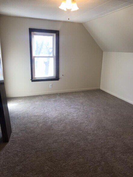 Building Photo - 9008 93rd Ave N