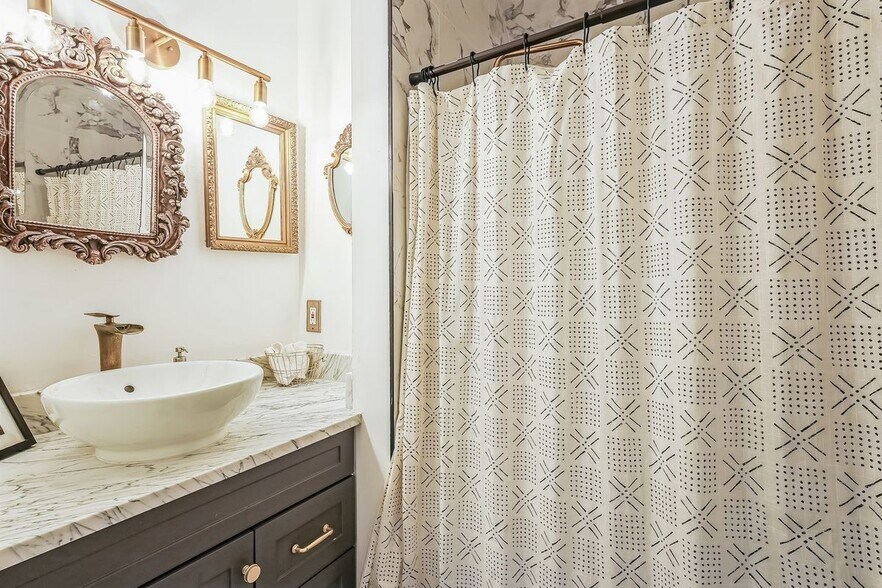 Building Photo - 502 Ivy Green Ln SE