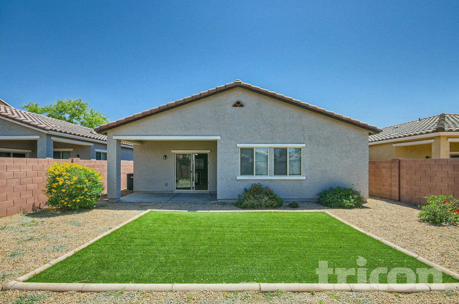 Building Photo - 45656 W Sky Ln