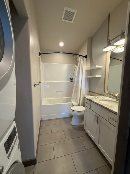 ADU bath/laundry - 3357 Sora Way