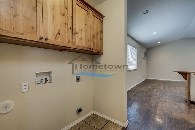 Building Photo - 2852 N Julie Ann Ct