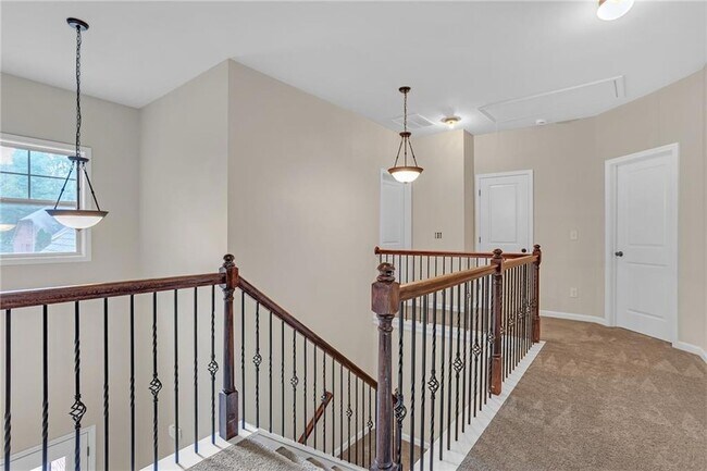 Building Photo - 568 Garden View Ct