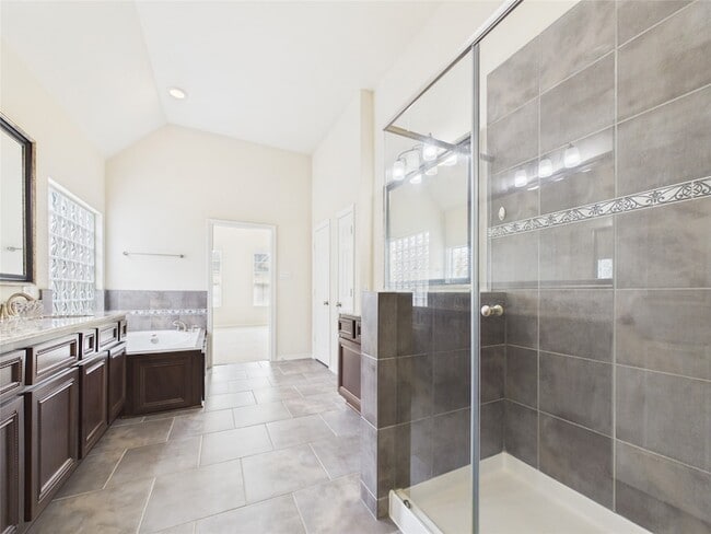 Building Photo - 10606 Shadow Elm Ct