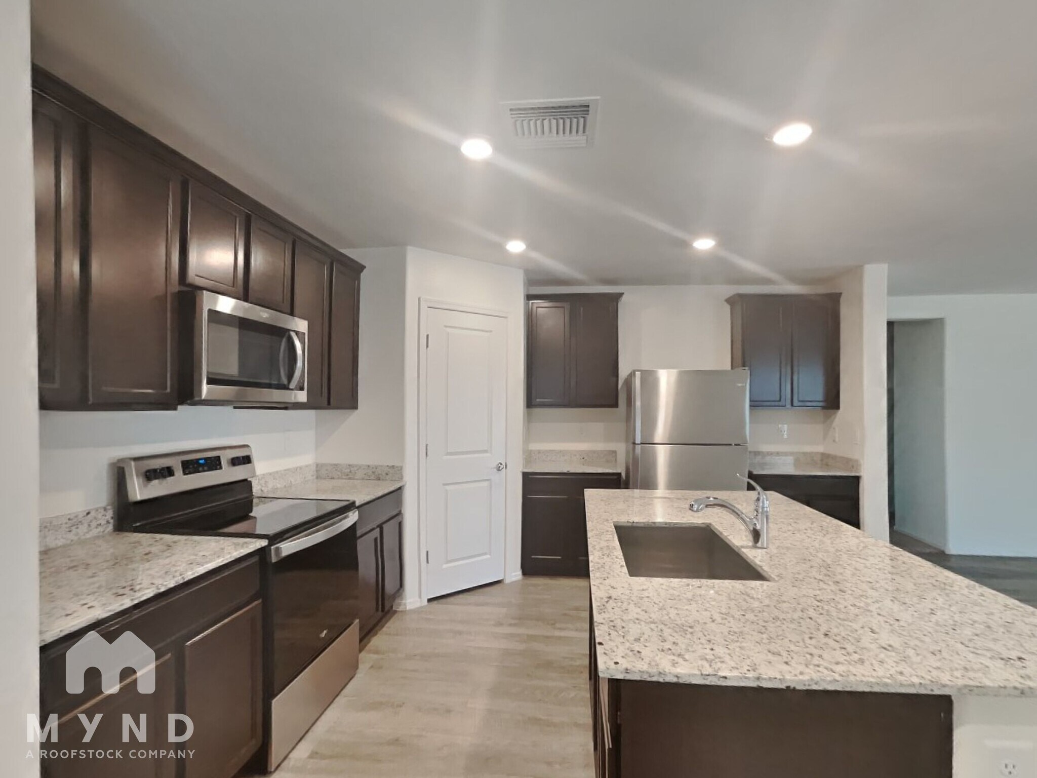 Building Photo - 1557 E Caballero Dr
