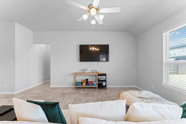 Building Photo - 40560 Goldeneye Pl