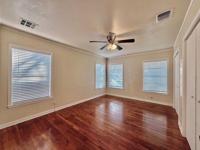Building Photo - Unbeatable Location! Walk Across the Street to TXST Campus