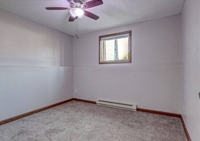 Building Photo - 2273 Country Ln