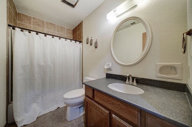 Building Photo - 1540 Spanish Moss Way