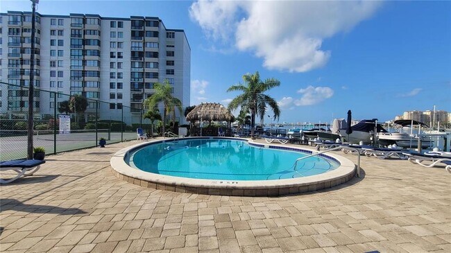 Building Photo - 660 Island Way
