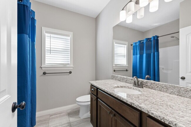 Building Photo - 1605 Labrador Dr