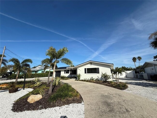 Building Photo - 808 25th Ave W