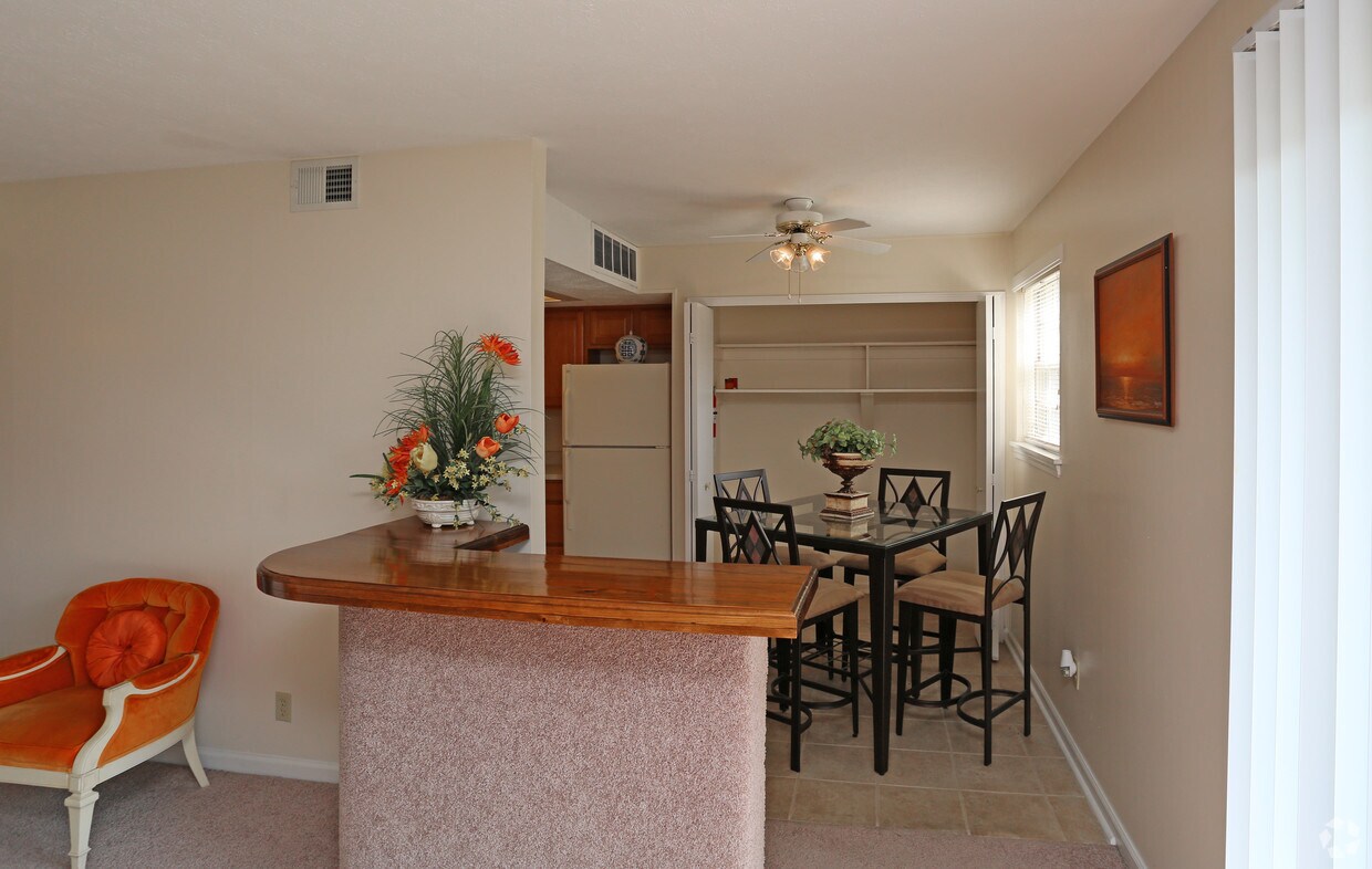 Whispering Hills Apartments Louisville
