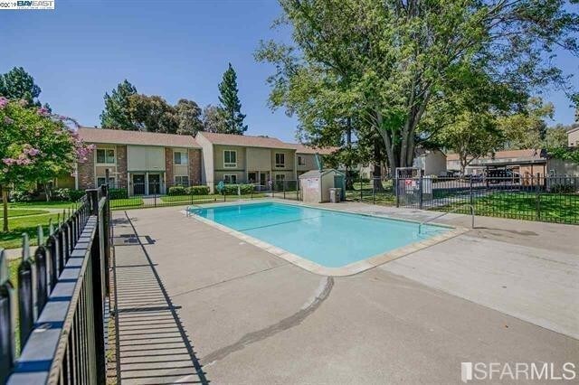 Building Photo - 3570 Northwood Dr