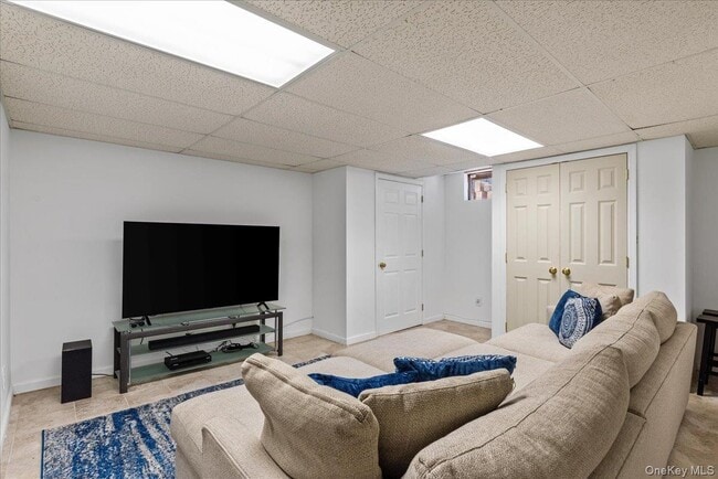 Building Photo - 20 Alanson Ln