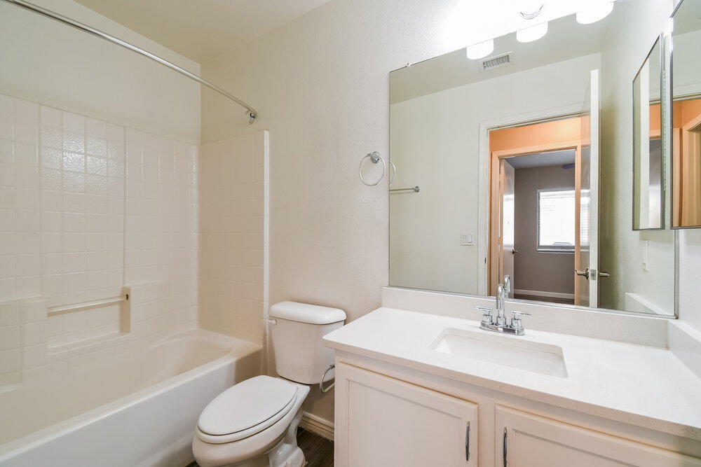 Building Photo - 438 N Opal