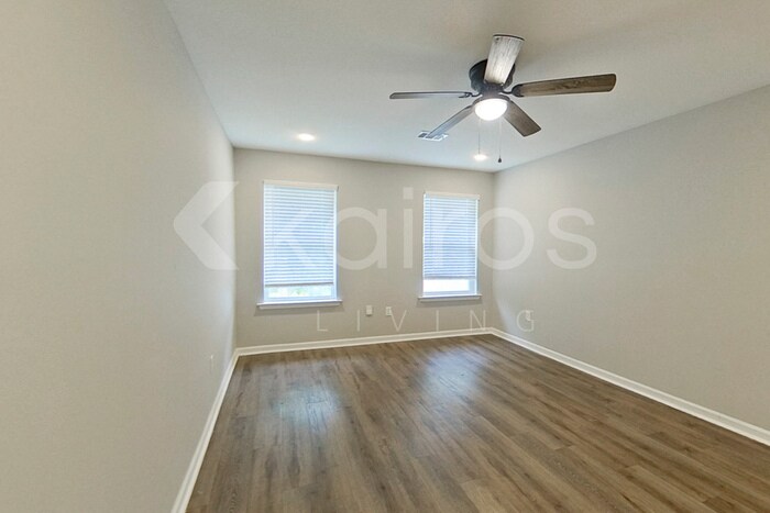 Building Photo - 132 Cottage Grove Rd