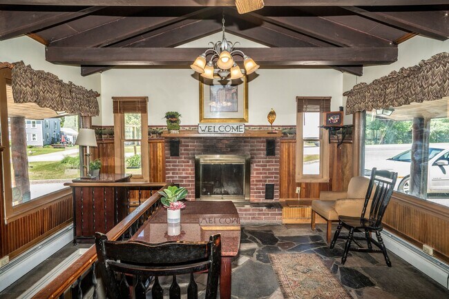 Building Photo - Stunning 3br/2bath Townhome with Private D...