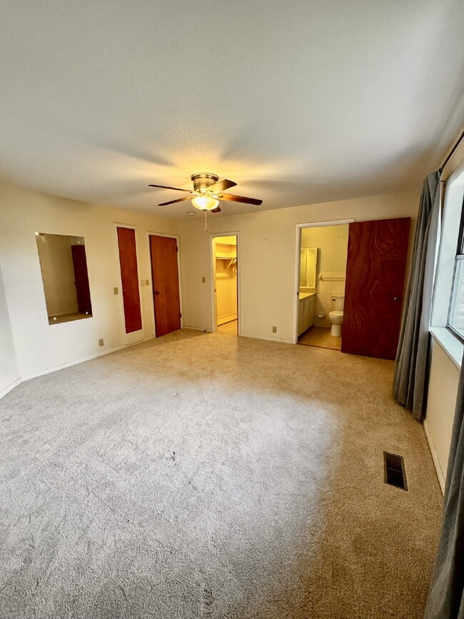 Building Photo - 15344 Dutchmans Dr