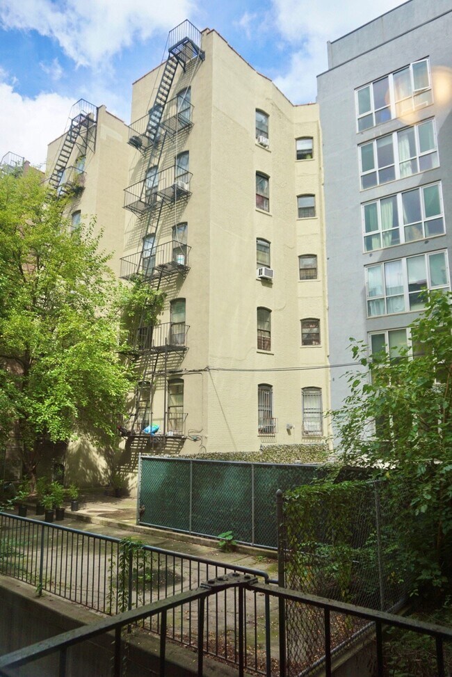 Building Photo - 359 W 126th St