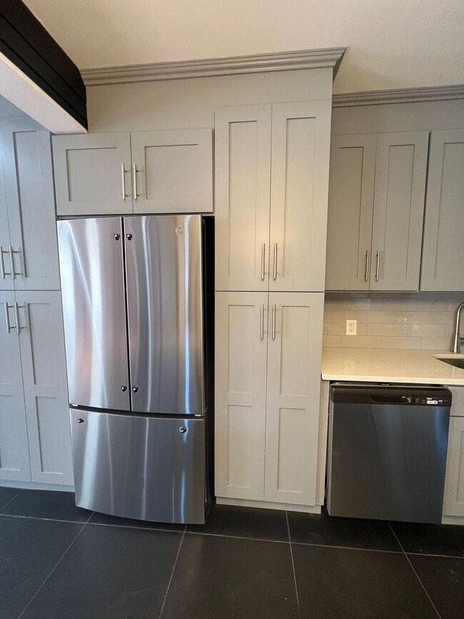 Building Photo - 306 Exchange