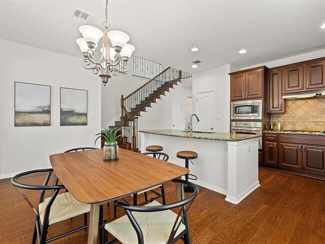Building Photo - 703 S Frontier Ln