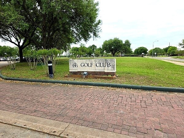 Building Photo - 8002 Cross Trail Dr