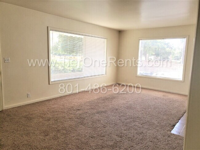 Building Photo - This property offers a NO DEPOSIT option a...